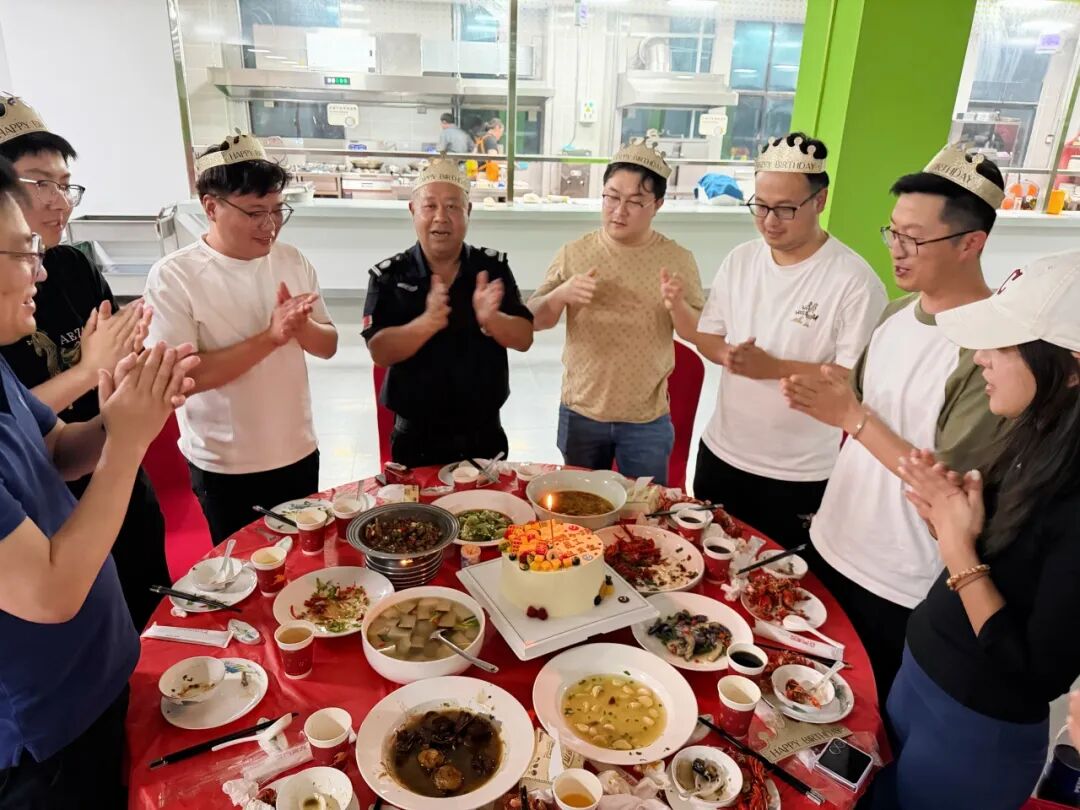 暖心聚力，溫情相伴｜鴻心黨支部、工會聯合舉辦員工生日會(圖9)